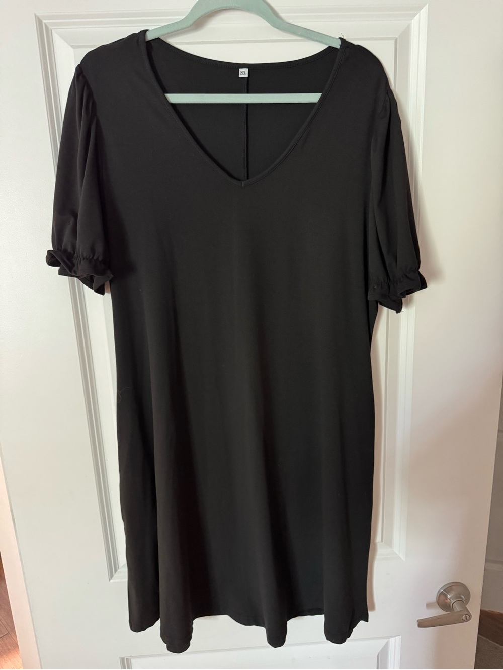 Women’s Black V-Neck Short Sleeve Dress